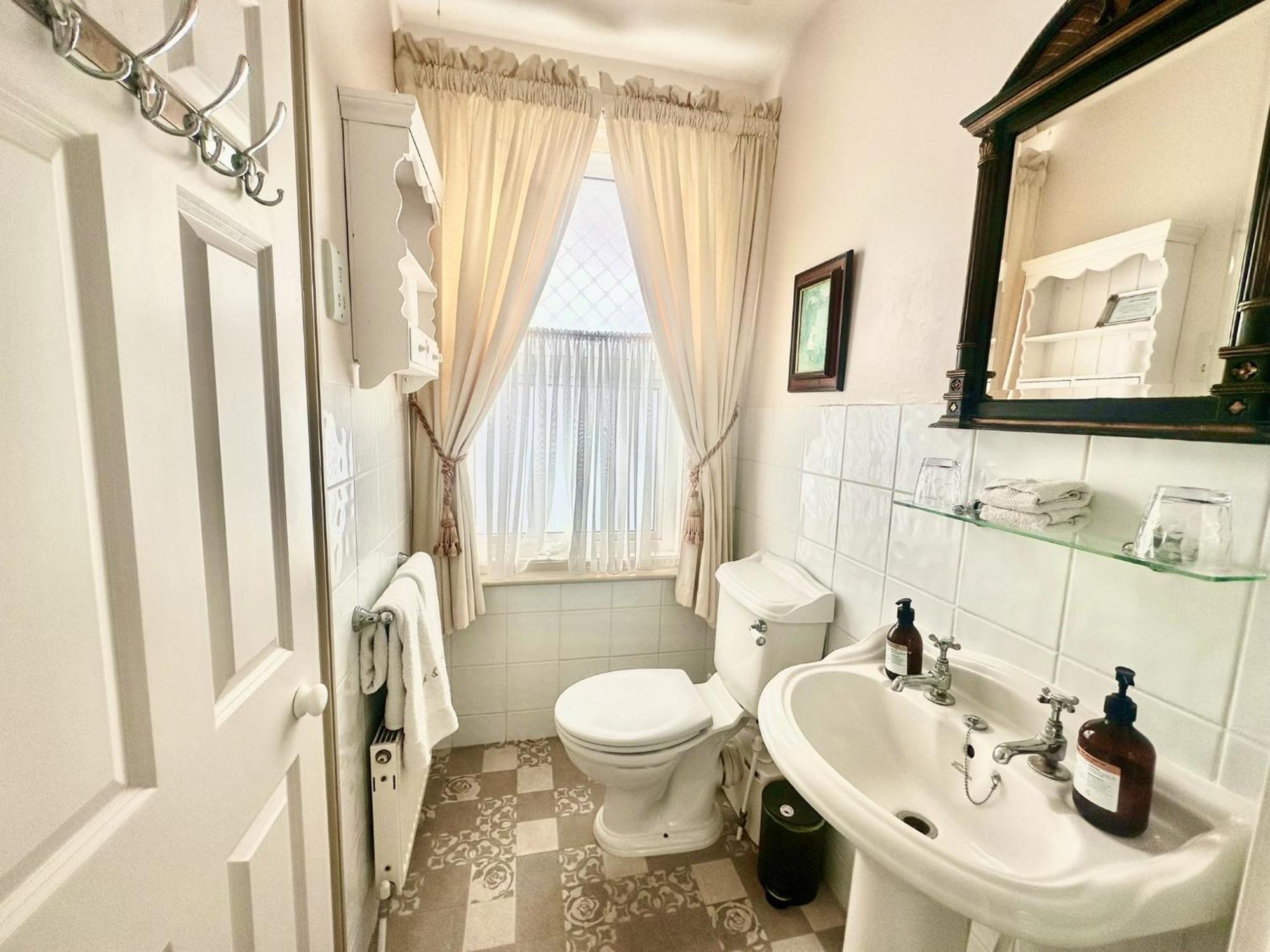 Albert & Victoria Guest House Eastbourne Szoba fotó
