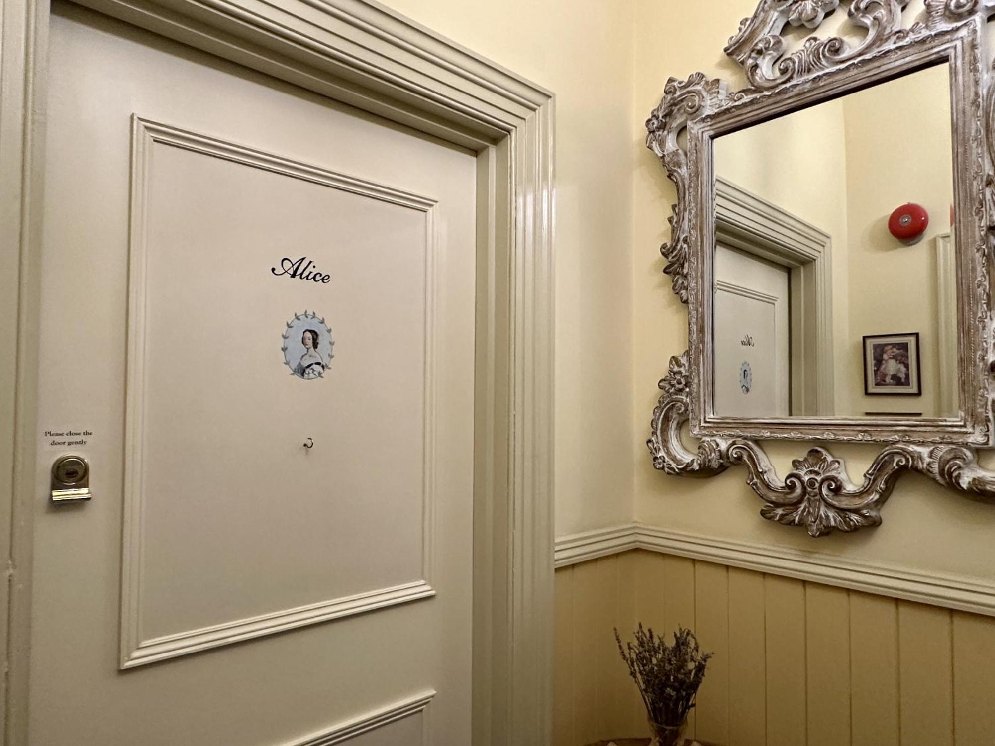 Albert & Victoria Guest House Eastbourne Szoba fotó
