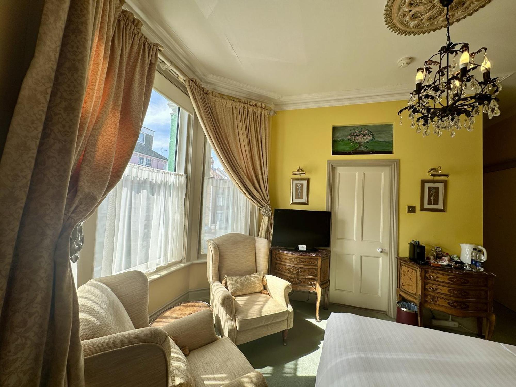 Albert & Victoria Guest House Eastbourne Szoba fotó