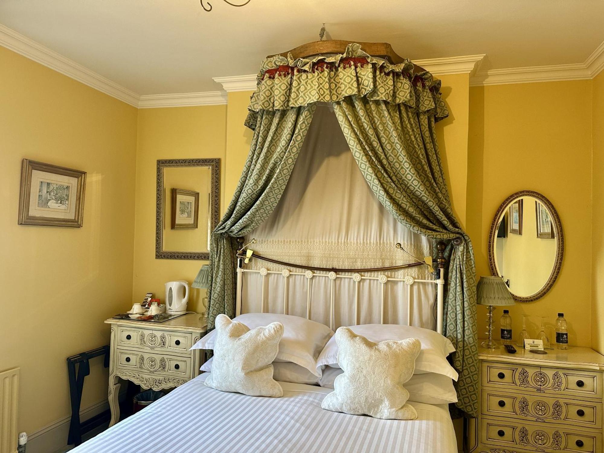 Albert & Victoria Guest House Eastbourne Szoba fotó