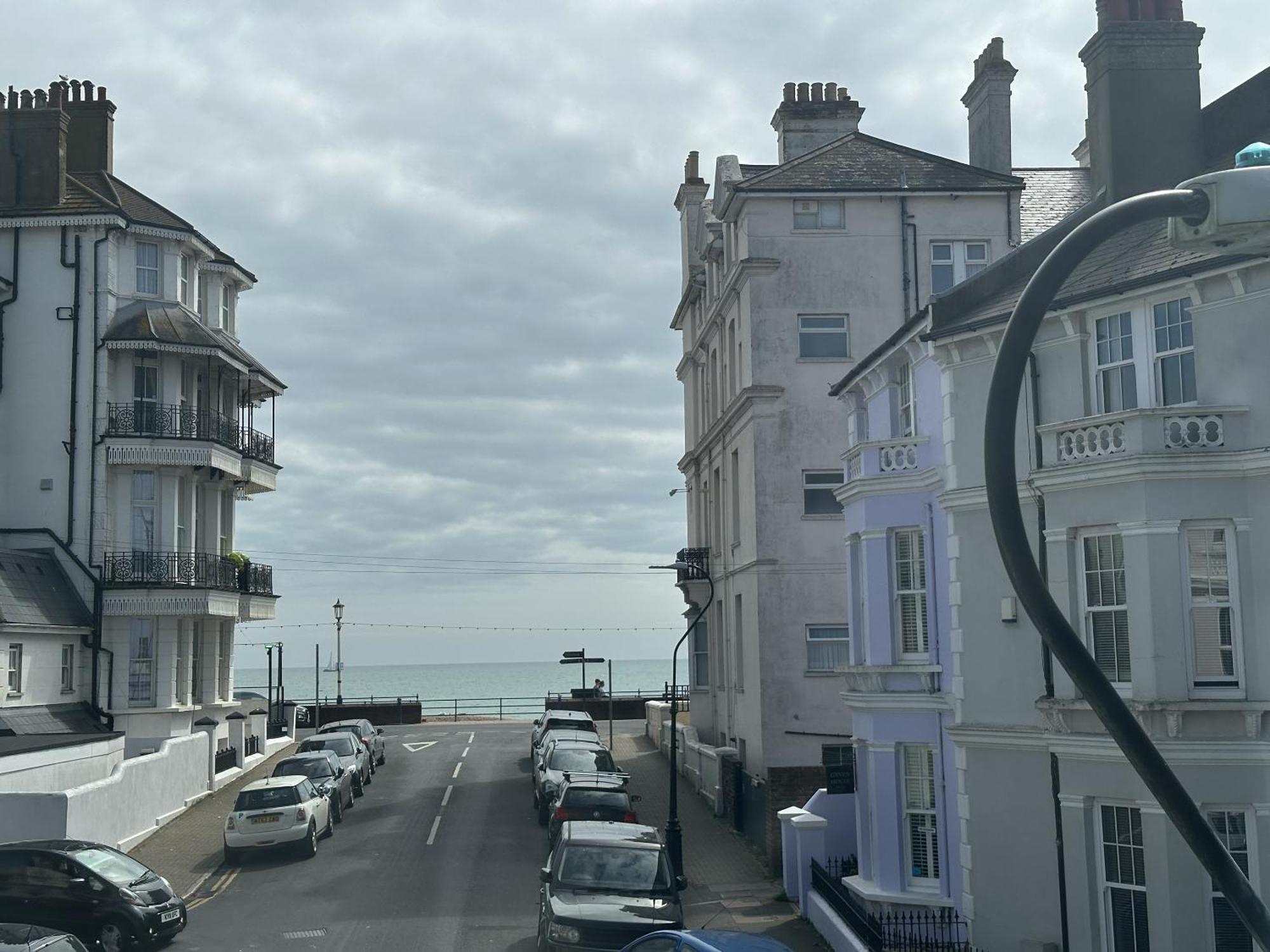 Albert & Victoria Guest House Eastbourne Szoba fotó