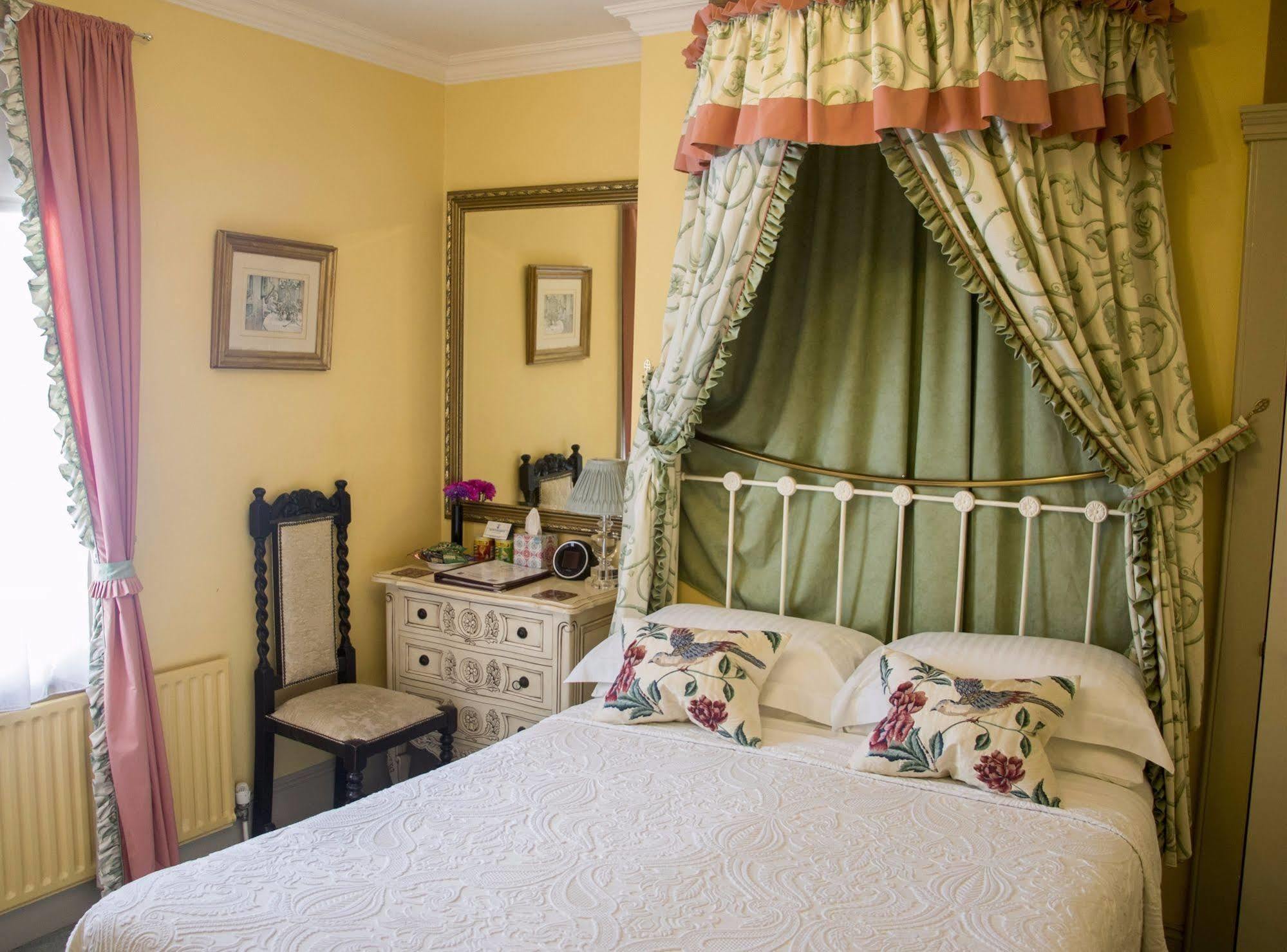 Albert & Victoria Guest House Eastbourne Kültér fotó