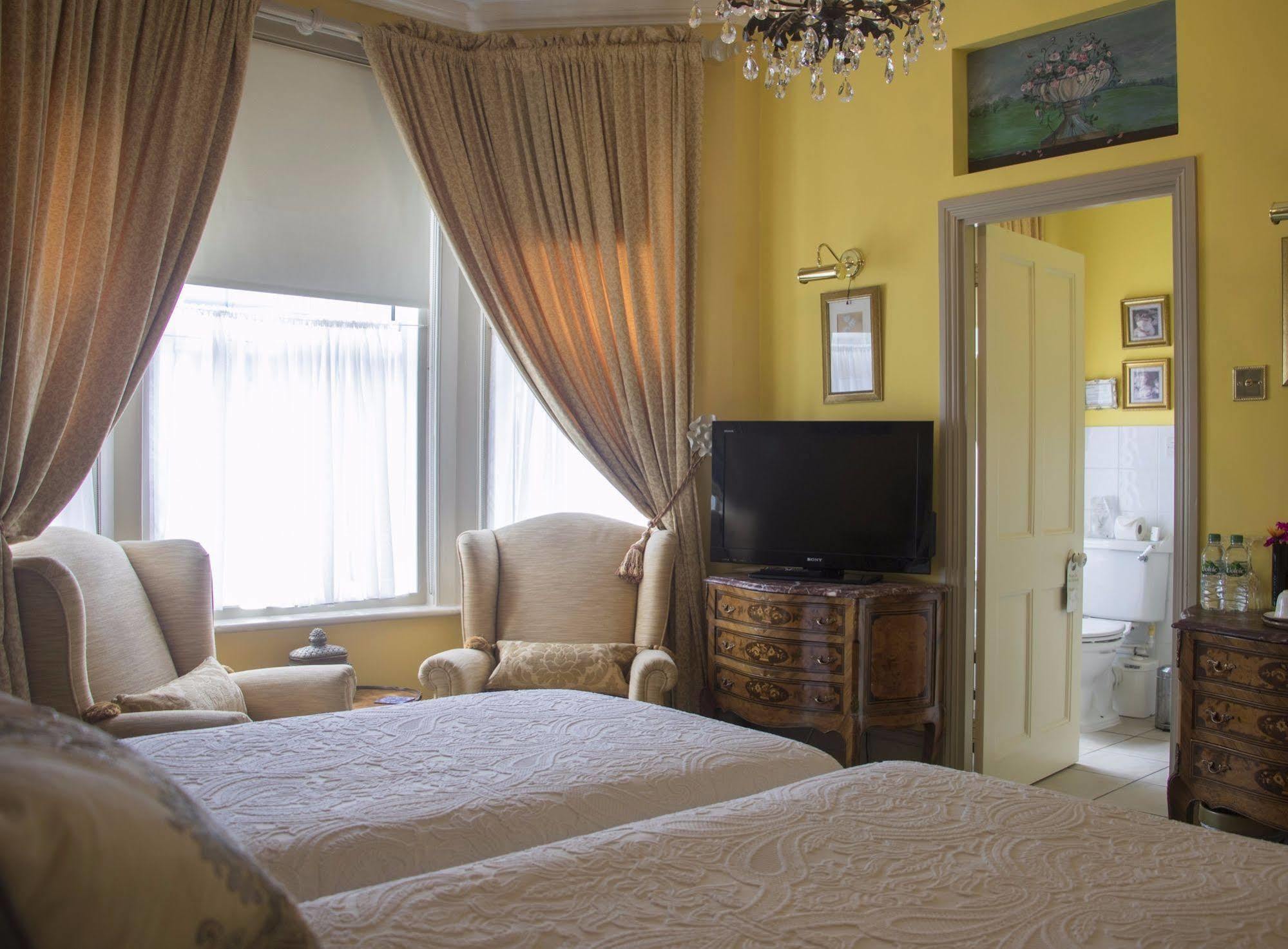Albert & Victoria Guest House Eastbourne Kültér fotó